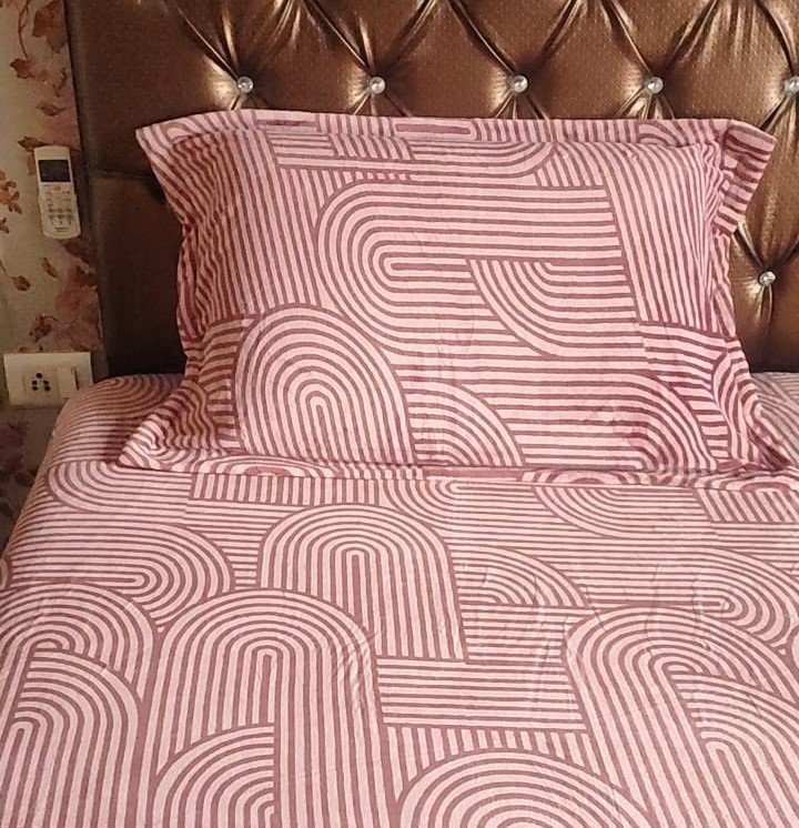Luxury Geometric Pattern winter Bedsheet Set – Super Soft Rabbit Feel | Winter Collection - Image 4